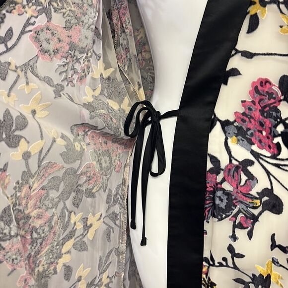 Tahari Women’s Velvet Mesh Sheer Floral Intimates Robe with Belt- Medium - Picture 9 of 16